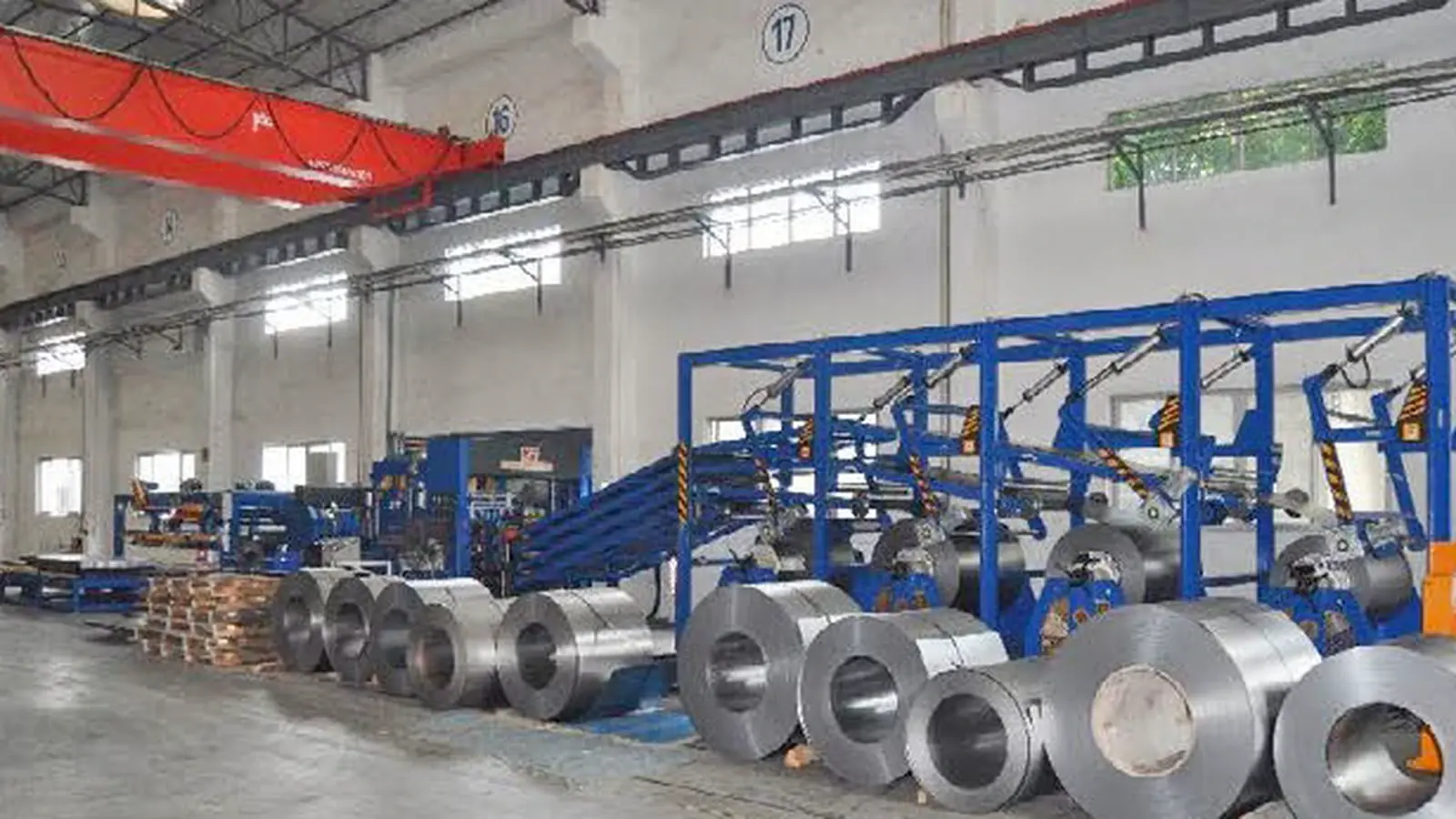 Sistem penyimpanan coil baja otomatis — foto asli XIONGJIN